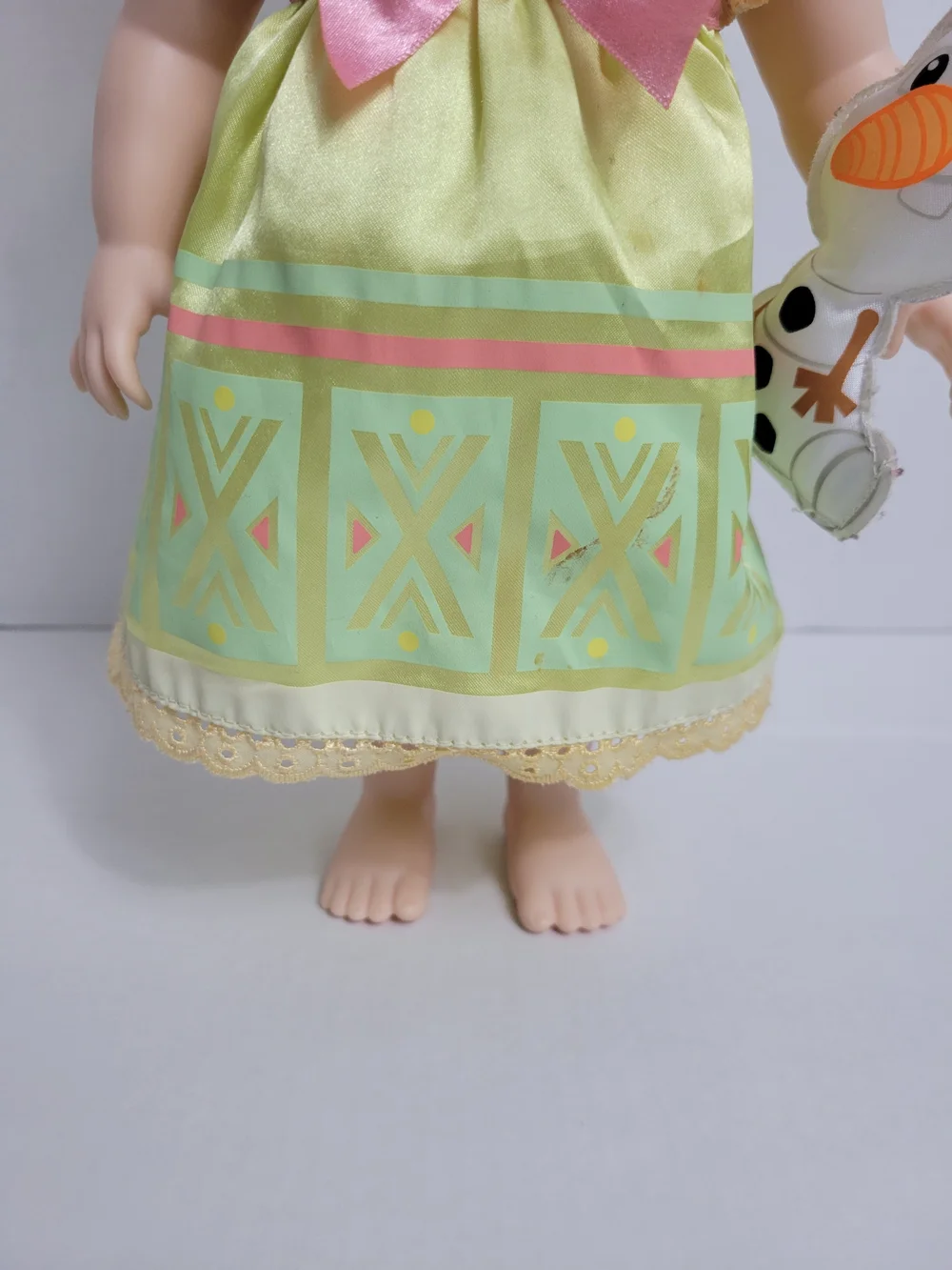 Disney Anna Toddler Doll in Green Dress with Pink Bow and Olaf Accessory